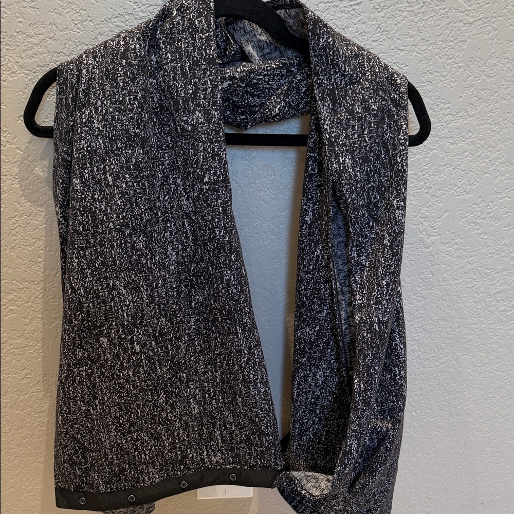 lululemon athletica Black and White Scarf
